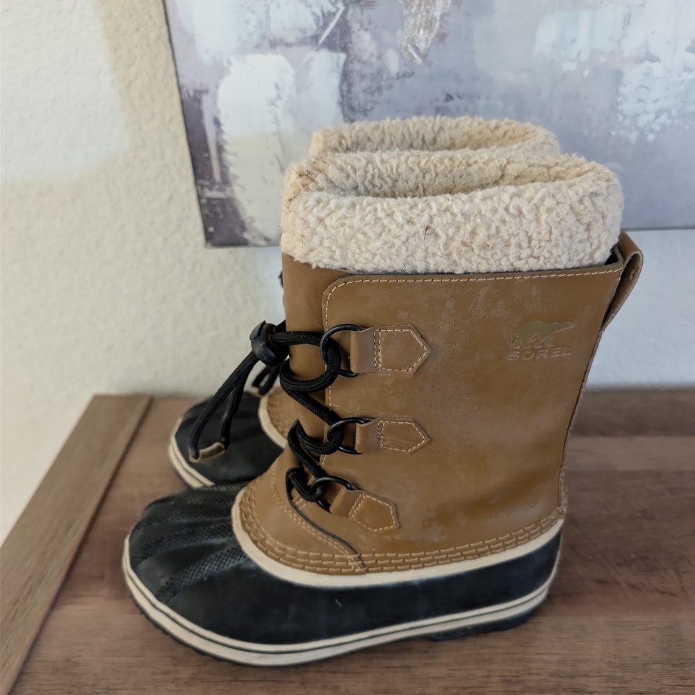 Sorel Tan and Black Kids Snow Boots - Picture 2 of 9